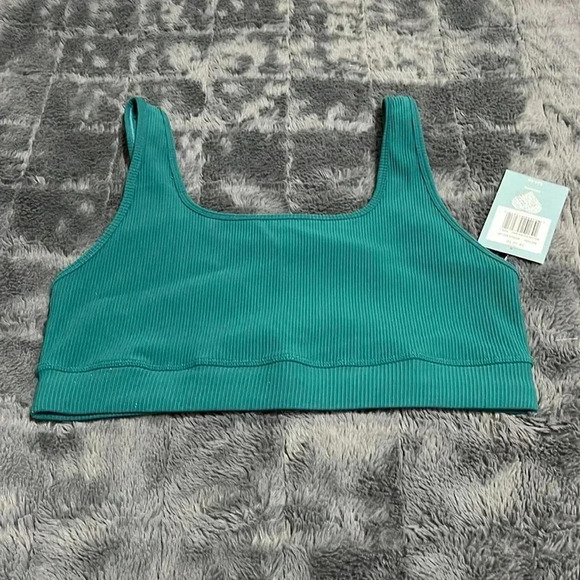 ❤️‍🔥 NWTs Tone it Up sports bra - Picture 1 of 6